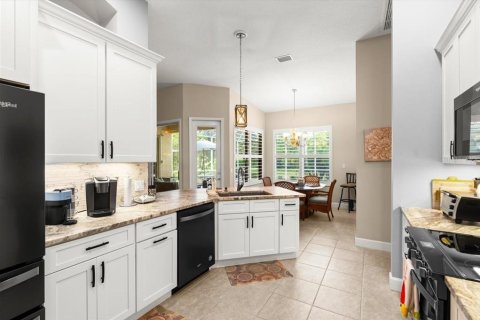House in Palm Coast, Florida 3 bedrooms, 192.77 sq.m. № 1856737 - photo 15