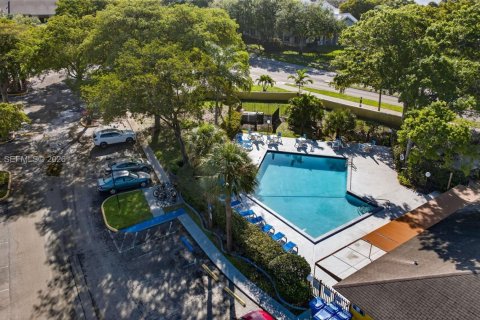 Copropriété à vendre à Oakland Park, Floride: 2 chambres, 99.41 m2 № 2048071 - photo 15