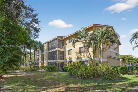 Copropriété à vendre à Oakland Park, Floride: 2 chambres, 99.41 m2 № 2048071 - photo 2
