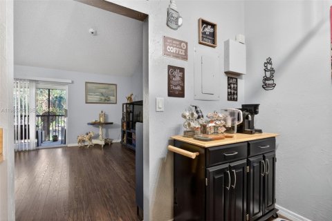 Copropriété à vendre à Oakland Park, Floride: 2 chambres, 99.41 m2 № 2048071 - photo 24