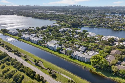 Copropriété à vendre à Oakland Park, Floride: 2 chambres, 99.41 m2 № 2048071 - photo 11