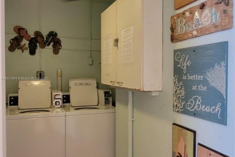 Condo in Miami Beach, Florida, 1 bedroom  № 1975801 - photo 25