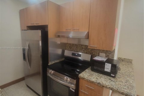 Condo in Miami Beach, Florida, 1 bedroom  № 1975801 - photo 8