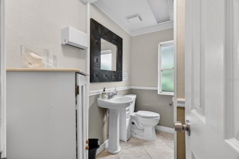 Commercial property in Orlando, Florida 85.84 sq.m. № 2096413 - photo 12