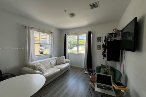 Condominio en venta en Miami Beach, Florida, 1 dormitorio, 41.81 m2 № 2035230 - foto 5