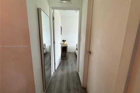 Condominio en venta en Miami Beach, Florida, 1 dormitorio, 41.81 m2 № 2035230 - foto 6