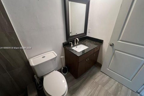 Copropriété à louer à North Miami Beach, Floride: 1 chambre, 76.74 m2 № 1939284 - photo 9