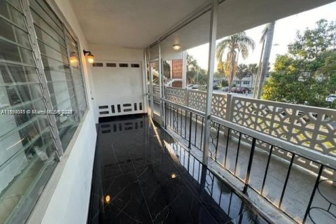 Copropriété à louer à North Miami Beach, Floride: 1 chambre, 76.74 m2 № 1939284 - photo 12