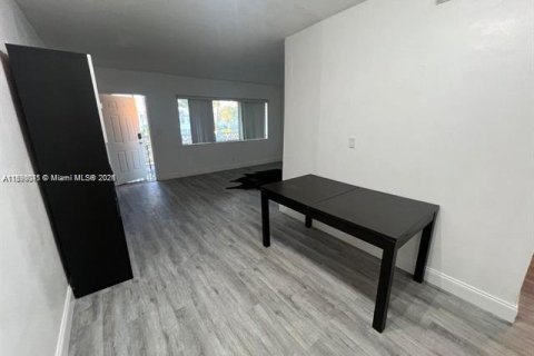 Copropriété à louer à North Miami Beach, Floride: 1 chambre, 76.74 m2 № 1939284 - photo 11