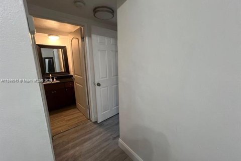Copropriété à louer à North Miami Beach, Floride: 1 chambre, 76.74 m2 № 1939284 - photo 8