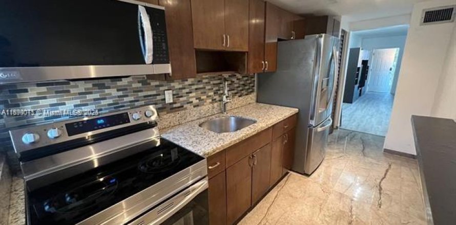 Condo à North Miami Beach, Floride, 1 chambre № 1939284