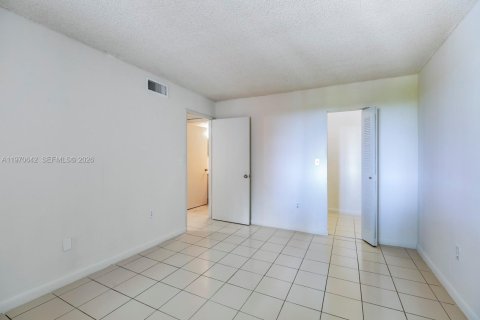 Apartment in Miami, Florida 2 bedrooms, 76.09 sq.m. № 2031336 - photo 10