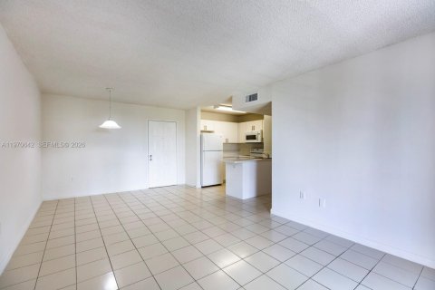 Apartment in Miami, Florida 2 bedrooms, 76.09 sq.m. № 2031336 - photo 4