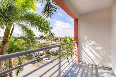 Apartment in Miami, Florida 2 bedrooms, 76.09 sq.m. № 2031336 - photo 14