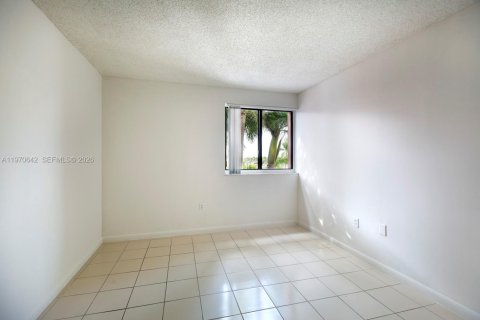 Apartment in Miami, Florida 2 bedrooms, 76.09 sq.m. № 2031336 - photo 12