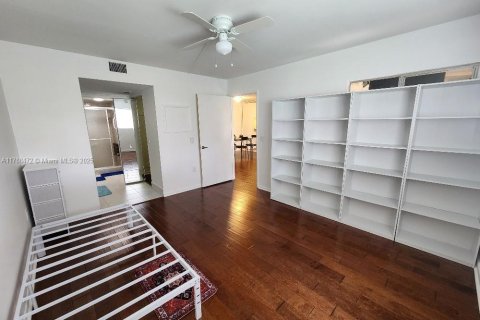 Condo in Pembroke Pines, Florida, 2 bedrooms  № 1704826 - photo 8