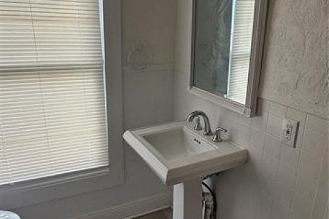 Villa ou maison à louer à Tampa, Floride: 3 chambres, 131.92 m2 № 2096992 - photo 13