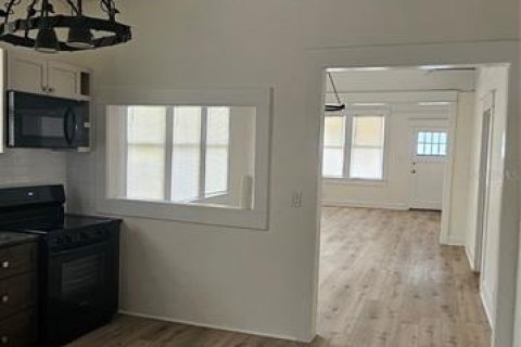 Villa ou maison à louer à Tampa, Floride: 3 chambres, 131.92 m2 № 2096992 - photo 11