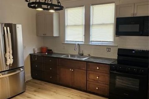 Villa ou maison à louer à Tampa, Floride: 3 chambres, 131.92 m2 № 2096992 - photo 10