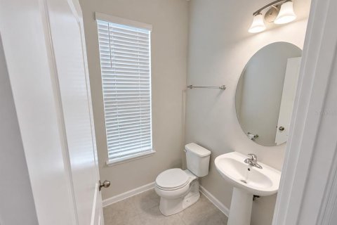 House in Apopka, Florida 3 bedrooms, 174.93 sq.m. № 2199852 - photo 9