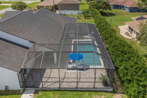 House in Auburndale, Florida 6 bedrooms, 298.22 sq.m. № 1856372 - photo 5