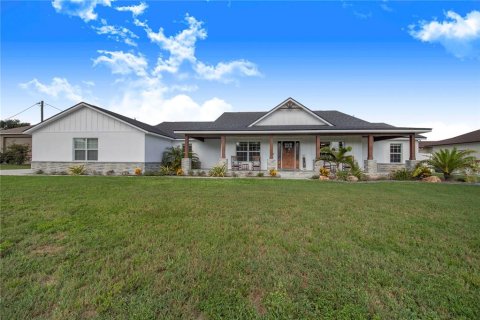 House in Auburndale, Florida 6 bedrooms, 298.22 sq.m. № 1856372 - photo 2