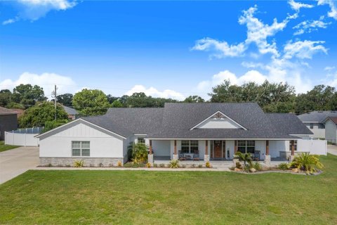 House in Auburndale, Florida 6 bedrooms, 298.22 sq.m. № 1856372 - photo 1