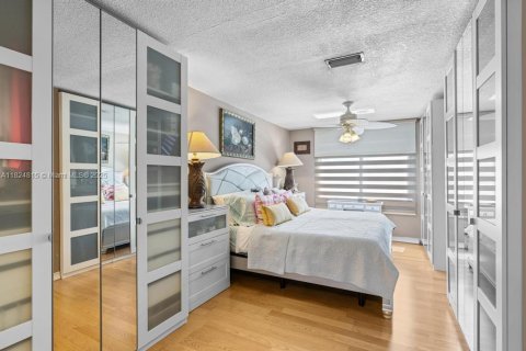 Townhouse in Miami, Florida 4 bedrooms, 154.96 sq.m. № 1790716 - photo 25