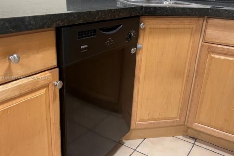 Condominio en alquiler en Palmetto Bay, Florida, 2 dormitorios, 74.41 m2 № 1878011 - foto 4