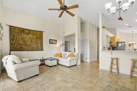 Casa en venta en Port St. Lucie, Florida, 2 dormitorios, 129.88 m2 № 2181478 - foto 5