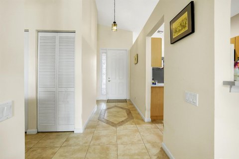 Casa en venta en Port St. Lucie, Florida, 2 dormitorios, 129.88 m2 № 2181478 - foto 3