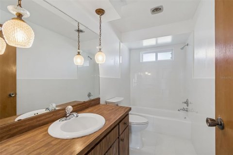 Villa ou maison à vendre à Largo, Floride: 4 chambres, 207.36 m2 № 2093134 - photo 30