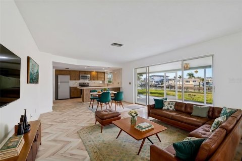 Villa ou maison à vendre à Largo, Floride: 4 chambres, 207.36 m2 № 2093134 - photo 26