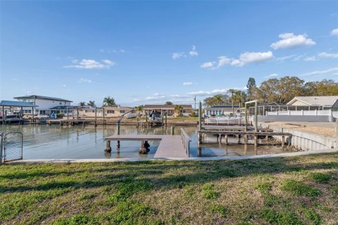 Villa ou maison à vendre à Largo, Floride: 4 chambres, 207.36 m2 № 2093134 - photo 4