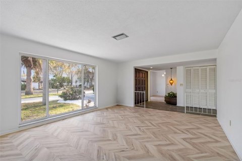 Villa ou maison à vendre à Largo, Floride: 4 chambres, 207.36 m2 № 2093134 - photo 16