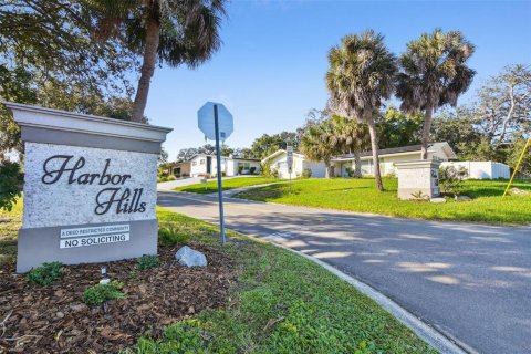 Villa ou maison à vendre à Largo, Floride: 4 chambres, 207.36 m2 № 2093134 - photo 2