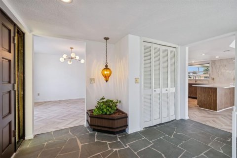 Villa ou maison à vendre à Largo, Floride: 4 chambres, 207.36 m2 № 2093134 - photo 14