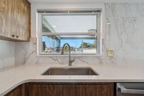 Villa ou maison à vendre à Largo, Floride: 4 chambres, 207.36 m2 № 2093134 - photo 24