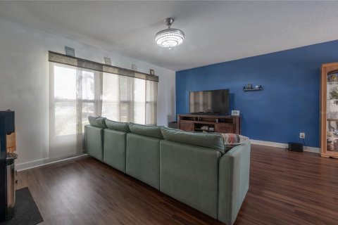 House in Tampa, Florida 4 bedrooms, 200.11 sq.m. № 2225493 - photo 22