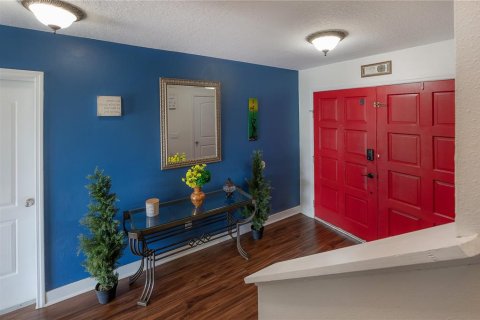 House in Tampa, Florida 4 bedrooms, 200.11 sq.m. № 2225493 - photo 8