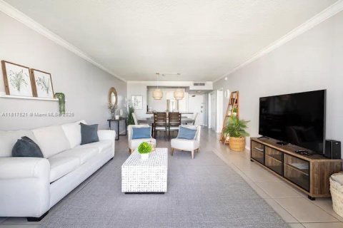 Купить кондоминиум в Майами-Бич, Флорида 1 спальня, 86.4м2, № 1981915 - фото 21