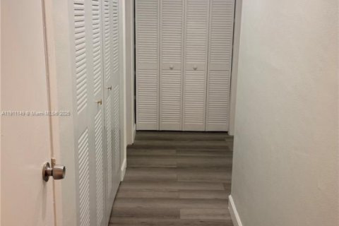 Copropriété à louer à Miami Lakes, Floride: 2 chambres, 99.87 m2 № 1966981 - photo 8