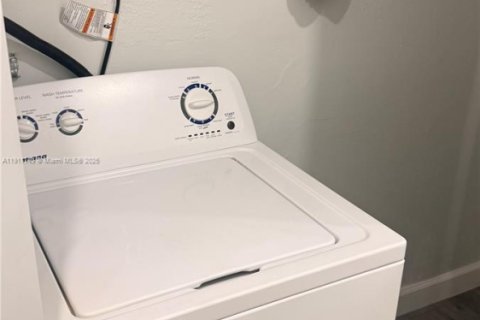 Copropriété à louer à Miami Lakes, Floride: 2 chambres, 99.87 m2 № 1966981 - photo 22