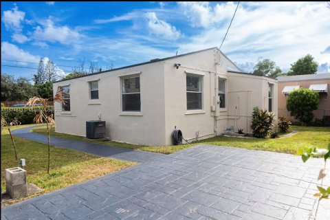 Casa en venta en Miami, Florida, 3 dormitorios, 110.37 m2 № 1925890 - foto 4