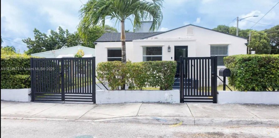Casa en Miami, Florida 3 dormitorios, 110.37 m2 № 1925890