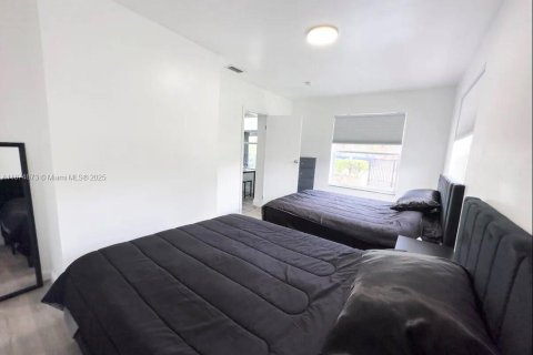 Casa en venta en Miami, Florida, 3 dormitorios, 110.37 m2 № 1925890 - foto 10