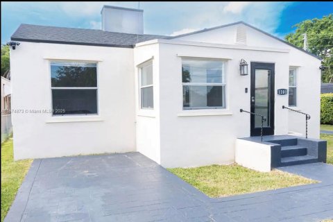 Casa en venta en Miami, Florida, 3 dormitorios, 110.37 m2 № 1925890 - foto 3