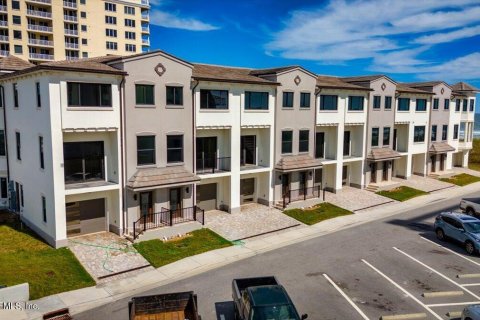 Condo in Jacksonville Beach, Florida, 4 bedrooms  № 777772 - photo 1