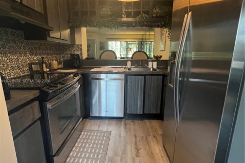 Condominio en alquiler en Margate, Florida, 2 dormitorios, 90.12 m2 № 2042778 - foto 5