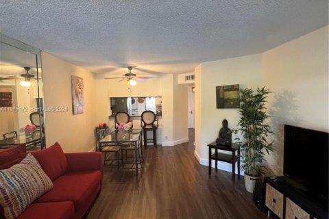 Condominio en alquiler en Margate, Florida, 2 dormitorios, 90.12 m2 № 2042778 - foto 13